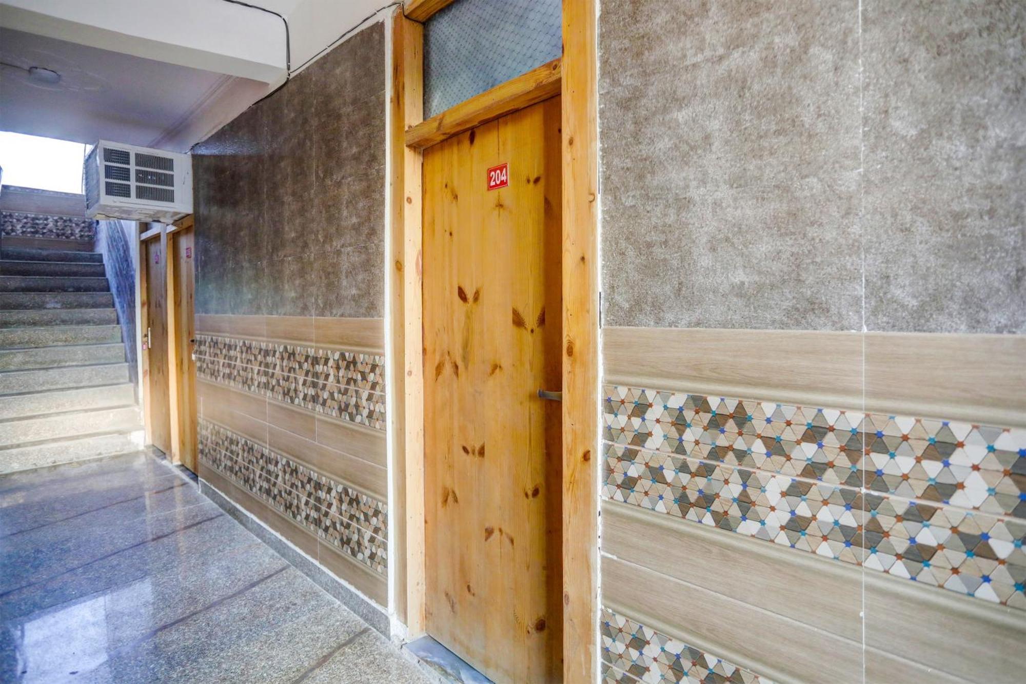Super Umen Hotel Nearest Sector 66 Νόιντα Εξωτερικό φωτογραφία